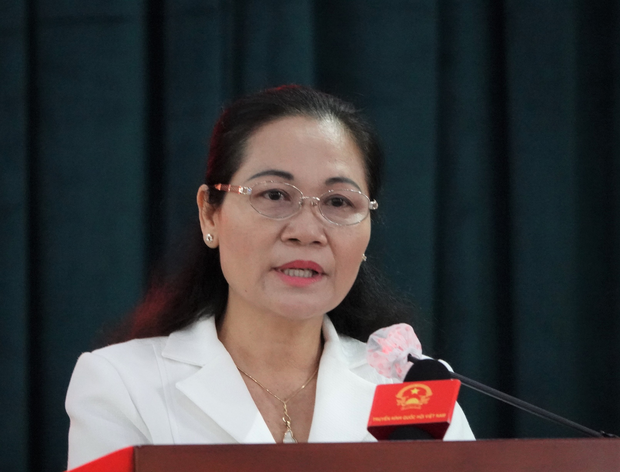 Bà Nguyễn Thị Lệ, Chủ tịch HĐND TP.HCM cho biết sẽ thường xuyên lắng nghe các ý kiến cử tri để kiến nghị với Quốc hội.  ẢNH: SỸ ĐÔNG